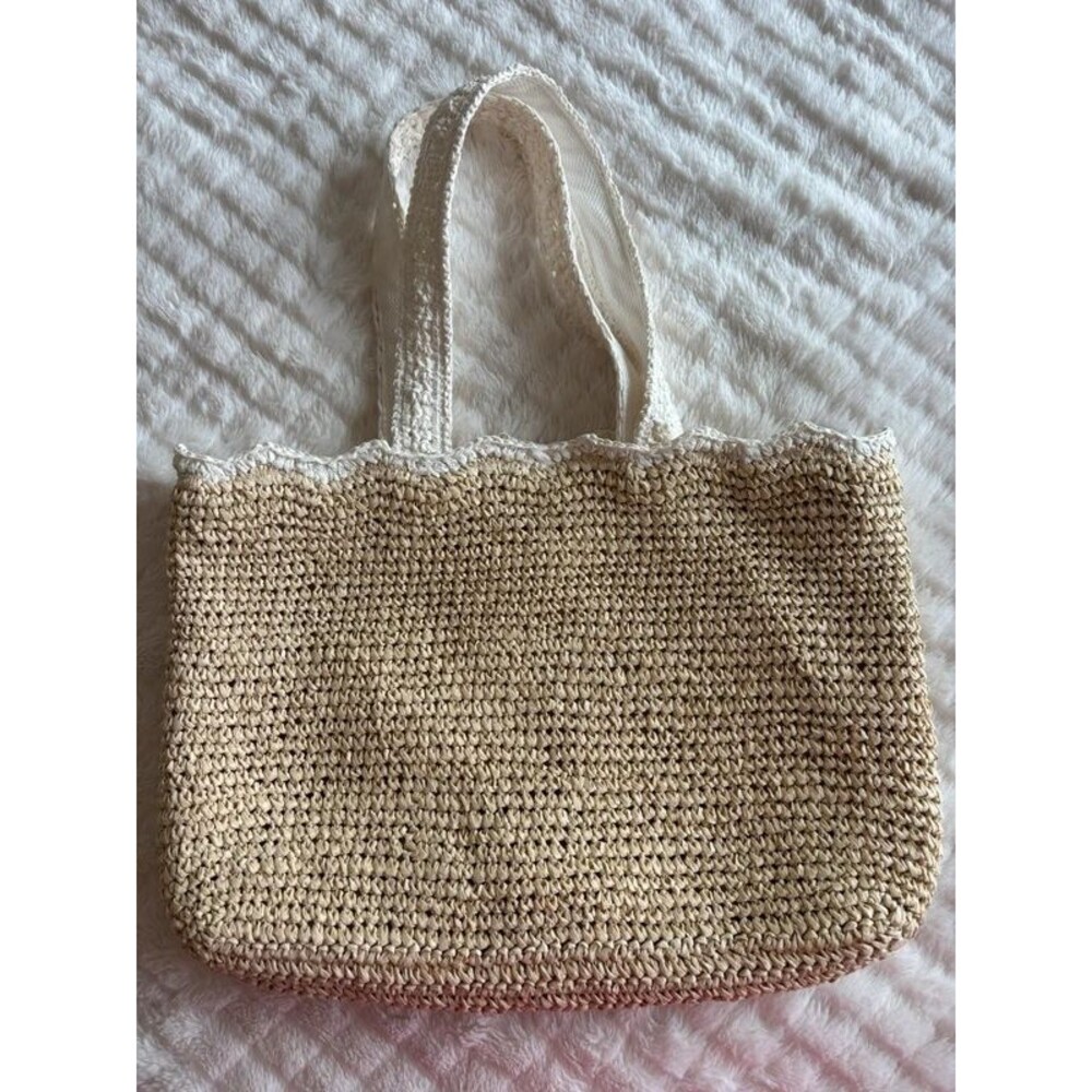 Scallop edge crochet straw shoulder bag